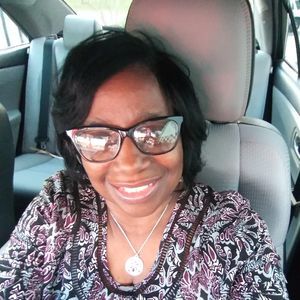 Meet your Posher, Etta